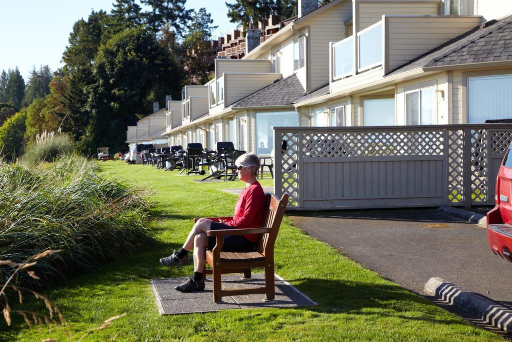 Madrona Beach Resort Parksville Exterior foto