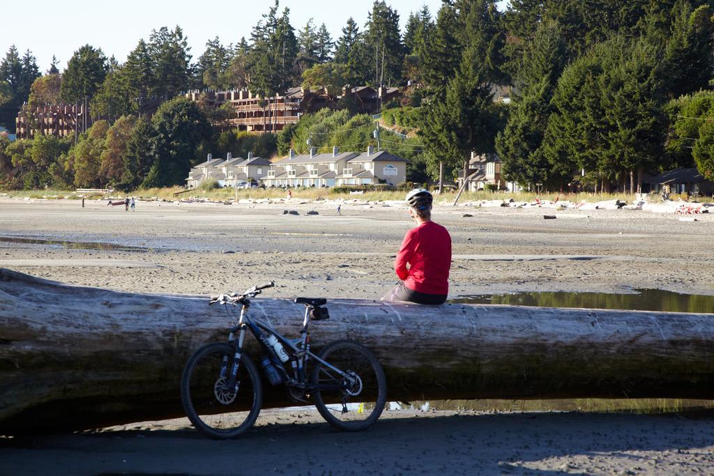 Madrona Beach Resort Parksville Exterior foto