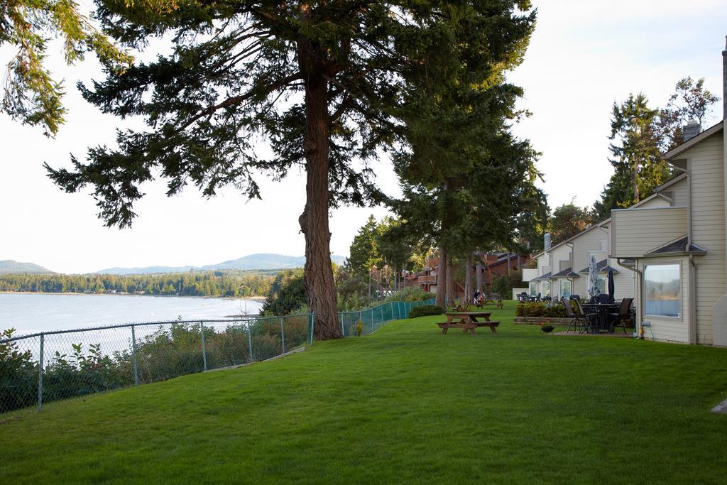 Madrona Beach Resort Parksville Exterior foto