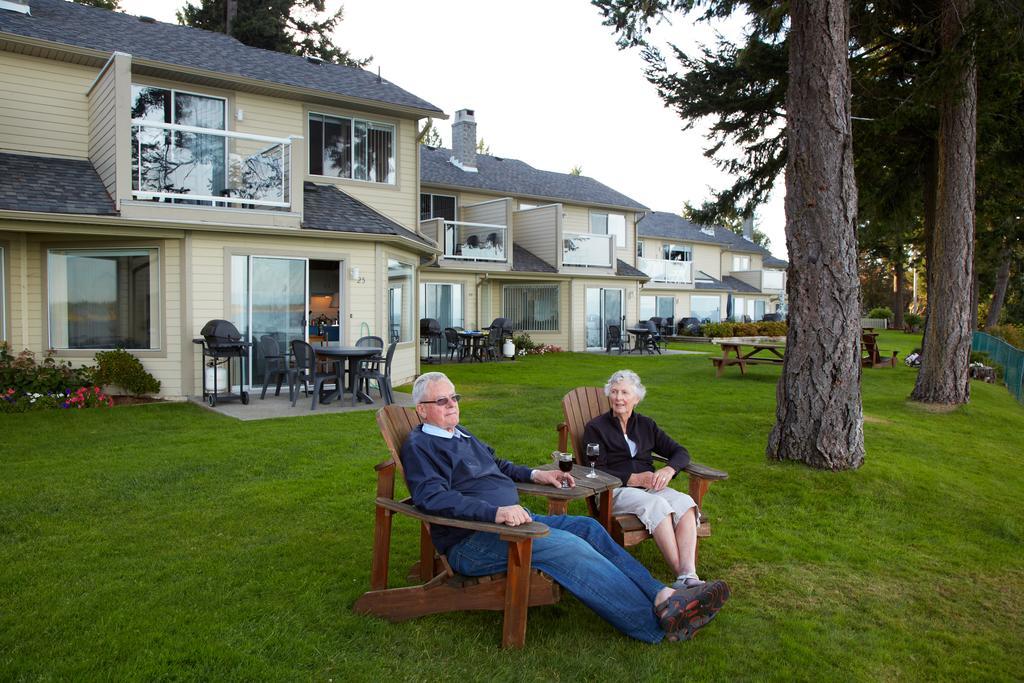 Madrona Beach Resort Parksville Exterior foto