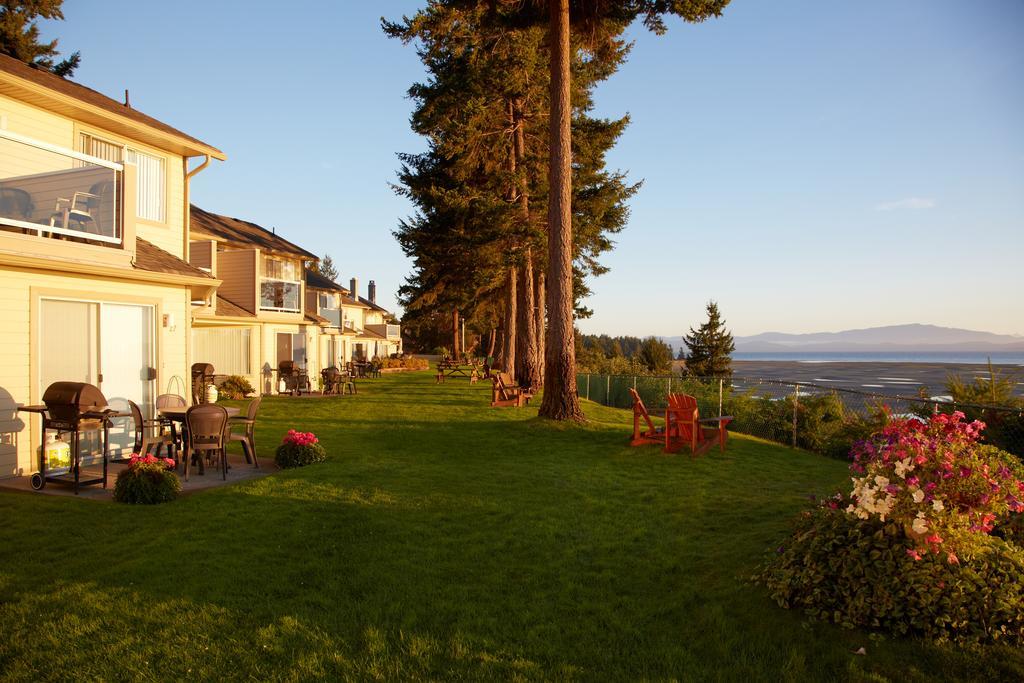 Madrona Beach Resort Parksville Exterior foto