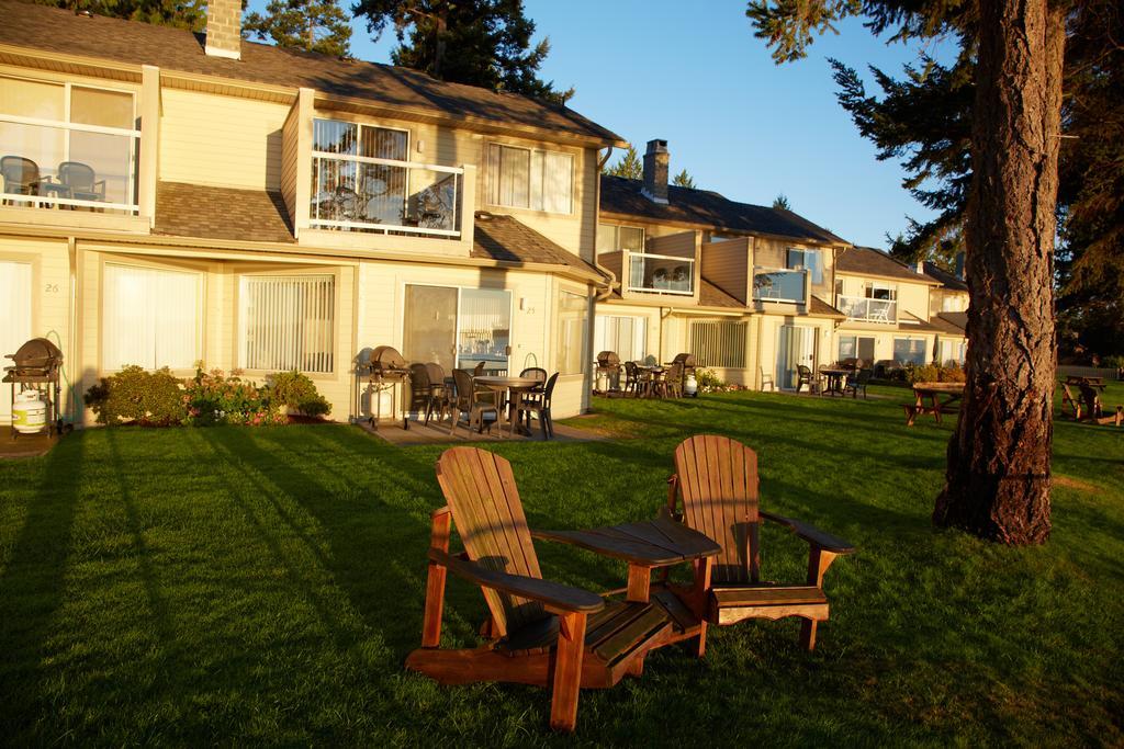 Madrona Beach Resort Parksville Exterior foto