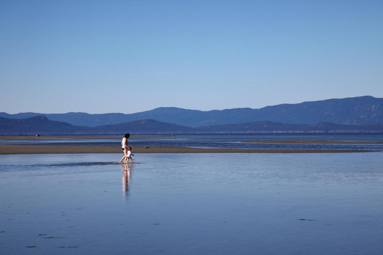 Madrona Beach Resort Parksville Exterior foto